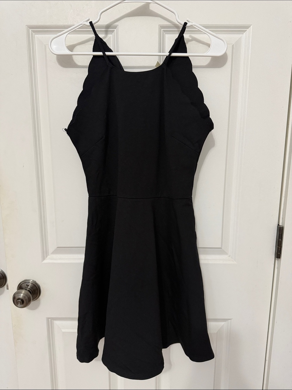 nine britton Black Scalloped-Edge Fit & Flare Mini Dress Size Small